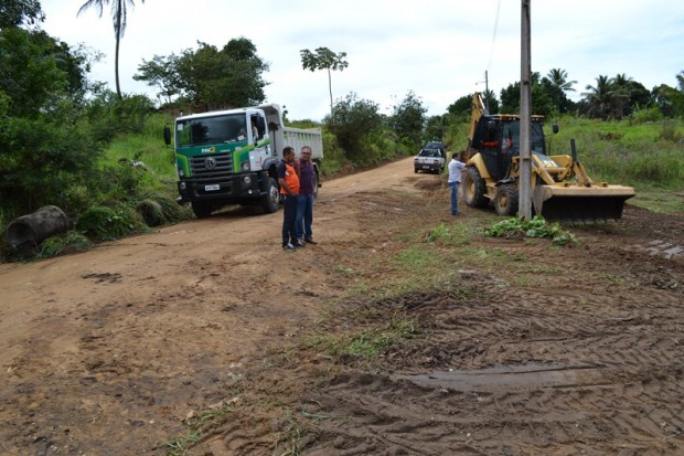 A Prefeitura está investindo na construção de uma escola, uma unidade de saúde e uma sede para a Secretaria de Transportes