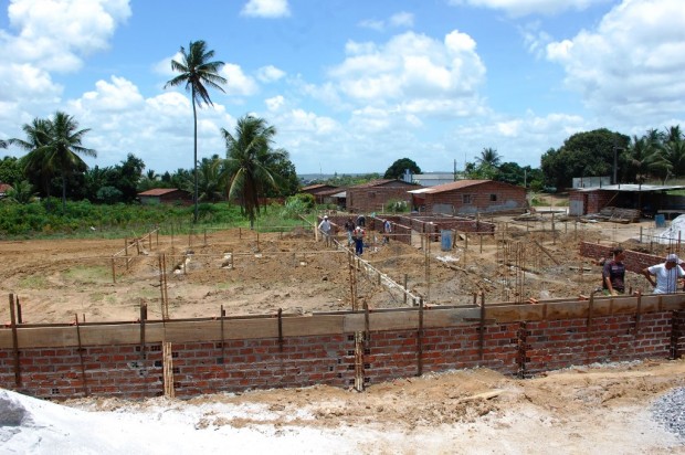 As obras estão sendo realizadas de forma intensa