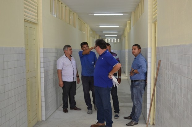 As instalações da nova escola Zélçio Correia do Ó também  foram vistoriadas pelo prefeito