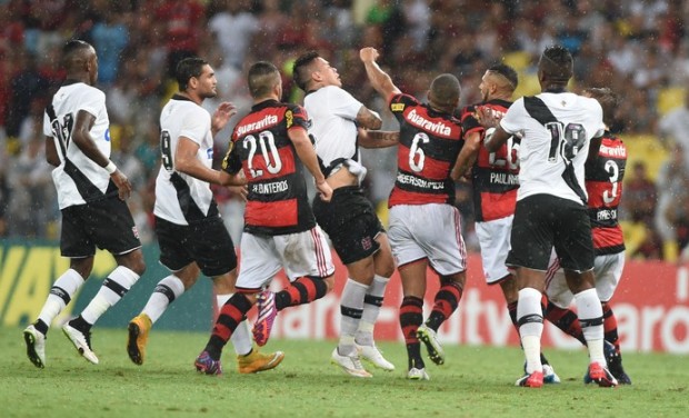 flamengo-x-vasco---confusao-2_andre-durao