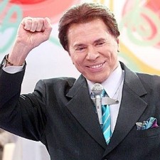 Silvio Santos bate humorístico da Globo pela primeira vez