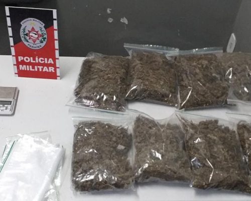 Polícia desarticula ponto de tráfico de drogas em Campina Grande