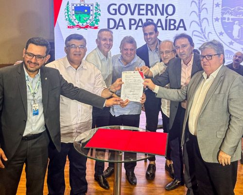 Prefeito Kiko participa de solenidade do Governo do Estado que autorizou investimentos para obras da barragem de Cupissura