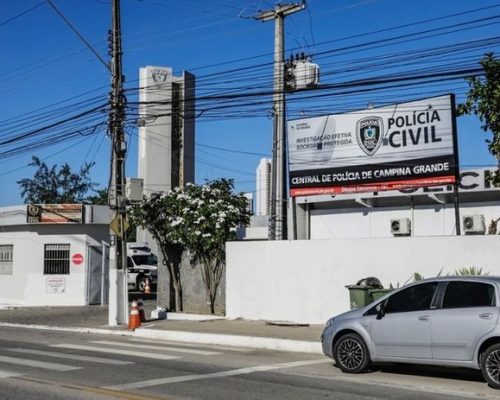 Polícia prende trio e apreende armas e drogas em Campina Grande