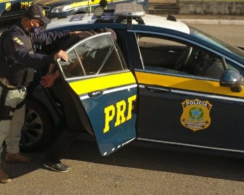 Foragido da justiça que fazia transporte de passageiros é preso pela PRF na Paraíba