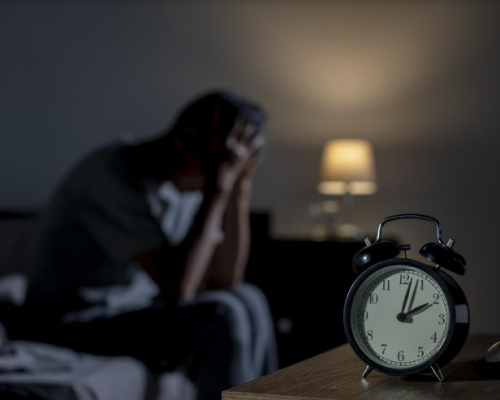 A conexão entre o sono e a queda de cabelo