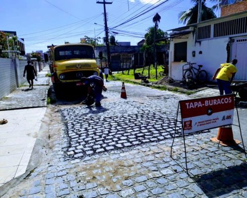 Operação Tapa Buraco recupera pavimentação em ruas e avenidas em diversos bairros da Capital